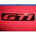 EMBLEMA PLACA CH "GTI" LETRA ROJO FONDO NEGRO